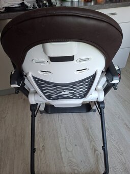 Sedačka na kŕmenie pre dieťa - 9