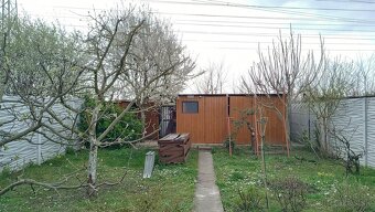 PREDAJ Záhrada 338m2, Ružinov. Elektrina, voda, chatky, wc - 9