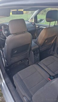Volkswagen Touran - 9