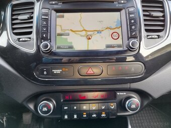 Kia Carens - 9