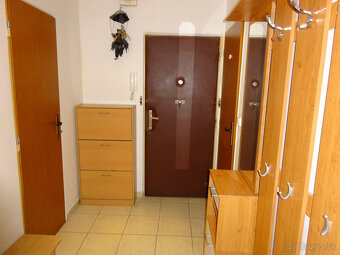 EXKLUZÍVNE, veľký 2izb.byt s balkónom Štefánikova trieda - 9