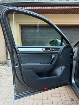 Volkswagen Touareg 3.0TDI 180kW - 9