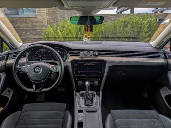 Volkswagen Passat Variant 2.0 TDI 140kW Highline R-Line DSG - 9