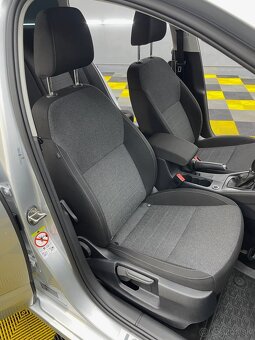 Škoda Octavia Combi 2.0 TDi 110 kW DSG SOLEIL FullLedOdpočet - 9
