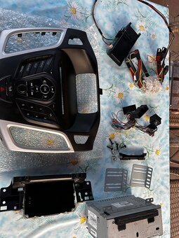 Ford Focus mk3 pneu+disk /radio modul - 9