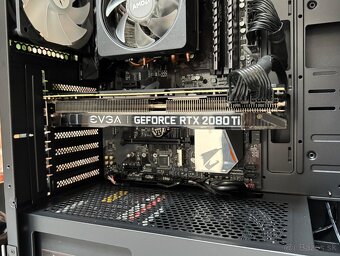 Ryzen 7 3800XT \16GB\RTX 2080Ti\SSD\850W Zdroj - 9