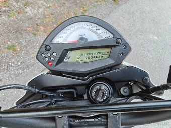 Kawasaki ER6N - 9