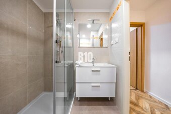 3 SAMOSTATNÉ SPÁLNE - 3IZBOVÝ BYT PRI ZIMNOM ŠTADIÓNE - 9