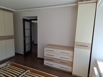 Ponúkame na predaj krásny slnečný 3 izbový byt v Humennom - 9