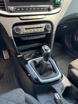 Kia Ceed GT line 1,5tgdi - 9