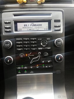 Volvo V70 D5 136kw - 9