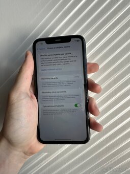 iPhone 11 64 gb - Black - 9