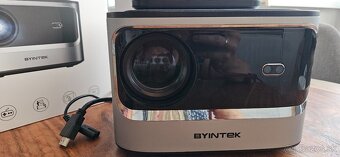 Projektor BYINTEK - 9