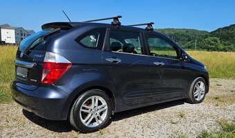Honda FR-V 6-miestne - 9