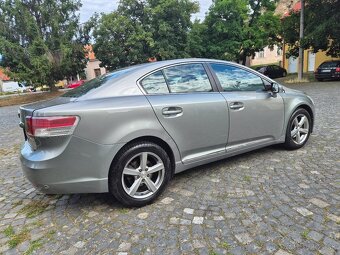 Toyota Avensis 2.0 D-4D Exclusive - 9