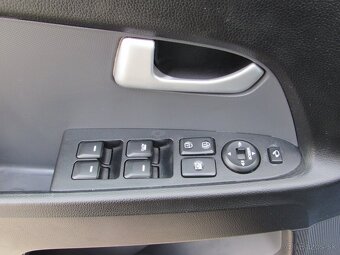 Kia Sportage 2.0 CRDI - AUTOMAT - 4x4 - splátka 120,-€ - 9
