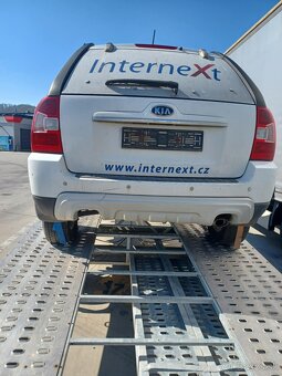 Rozpredám Kia Sportage 2.0 16v 4WD 104kw G4GC - 9