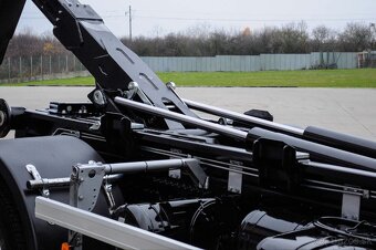 MAN 15.250 NOVÝ HÁKOVÝ NOSIČ KONTAJNEROV + HYDRAULICKÁ RUKA - 9