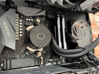 Ryzen 7 5800X3D\32GB\RTX 4070Ti\SSD\1000W Zdroj - 9