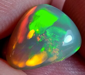 Drahý opál 2,40cts freeform WELO ETIOPIA - 9