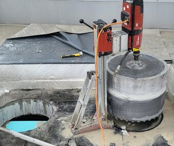 rezanie panelu , betónu , tehly - 9