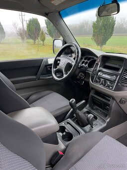 Mitsubishi Pajero - 9