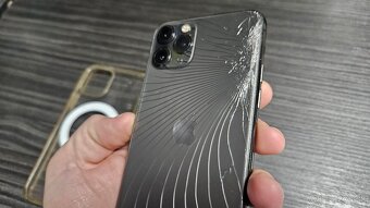 Apple iPhone 11 Pro 64GB - po páde - 9