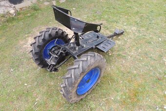 Nosič náradia za malotraktor Tecák - 9