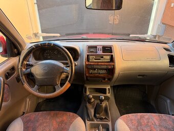 Nissan Terrano ll 2.4 - 9