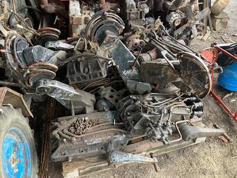 Predám rozpredám zadnú časť traktora zetor zts crystal - 9