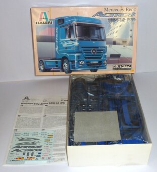 Predám plastikové modely aut 1:24 - 9