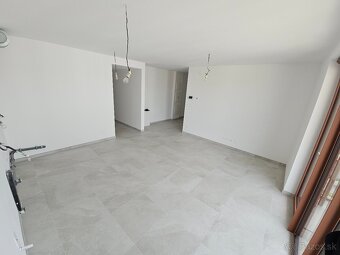NA PRENÁJOM 3 IZBOVÝ BYT S PARKOVANÍM BRATISLAVA - 9