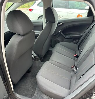 SEAT Ibiza čierna metalíza - 9