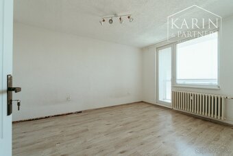 3i byt s dvoma balkónmi v blízkosti centra mesta Senica - 9