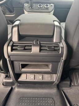 LAND ROVER DEFENDER 110 D250 SE AWD - 9