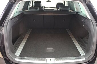 Volkswagen Passat Variant 2.0 TDI Elegance DSG - 9