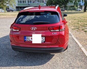 Hyundai i30 kombi 1.4 T-GDi Style (72000km), manuál - 9