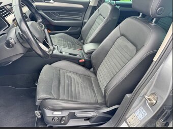Volkswagen Passat Variant 2.0 TDI EVO Elegance DSG - 9
