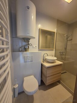 Na predaj moderný mezonetový byt s predzáhradkou a parkovaní - 9
