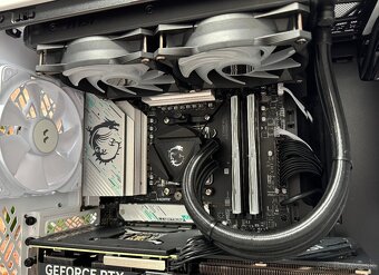 Ryzen 7 7800X3D\32GB\RTX 4070\SSD\850W Zdroj - 9