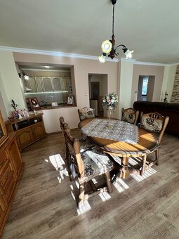 Rodinny dom s pozemkou v Okoci - 9