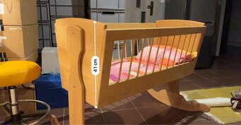 Drevená hojdacia postieľka - 9