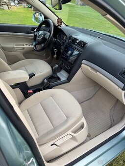 Škoda Octavia Combi 2.0 TDI PD Elegance - 9