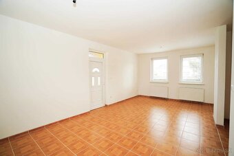 NA PREDAJ 3 - IZBOVÝ RODINNÝ DOM, DIAKOVCE, VEĽKÁ GARÁŽ - 9