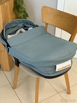 Thule Urban Glide 3 s prislušenstvom a vaničkou - 9