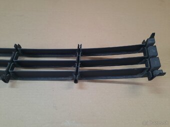 mriežka predného nárazníka Octavia 2 - 9