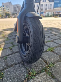 Ninebot Kickscooter F2 by Segway - 9