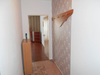 Prenájom priestranného bytu 2 + 1 v Čadci - centrum - 9
