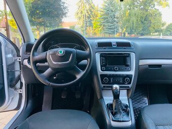 Škoda Octavia 2.0TDI Elegance - 9