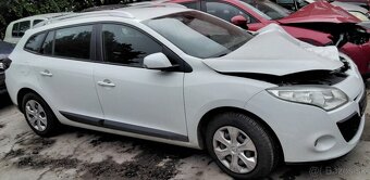Renault Megane Grantour 1.6 2009 predám PIATE DVERE, MOTOR - 9